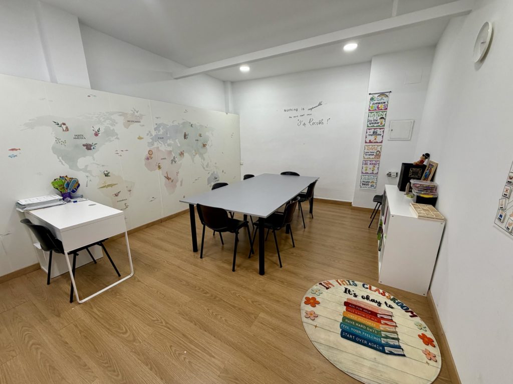 aula para cursos de inglés y francés para Empresas en Burriana